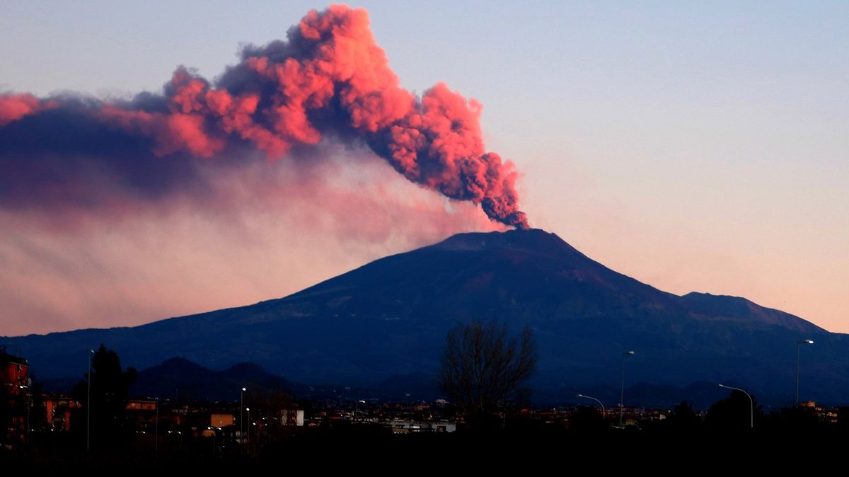Na jihu Itálie vybuchly sopky Etna a Stromboli